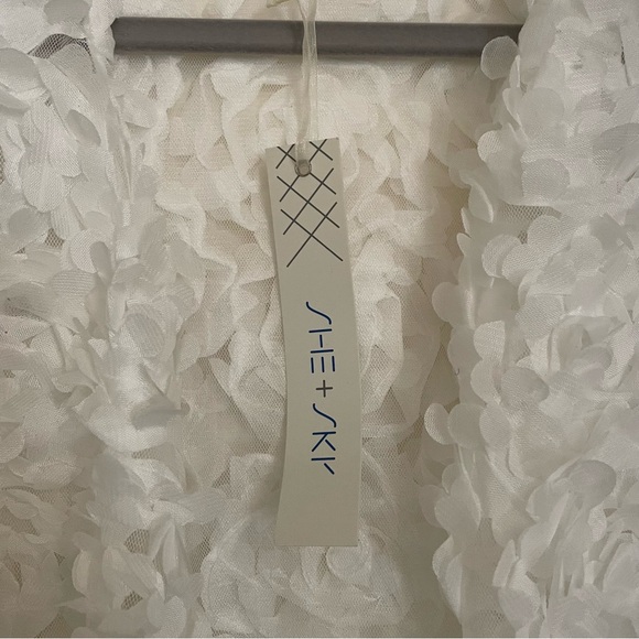 She + Sky Floral Textured White Blazer - Picture 3 of 4